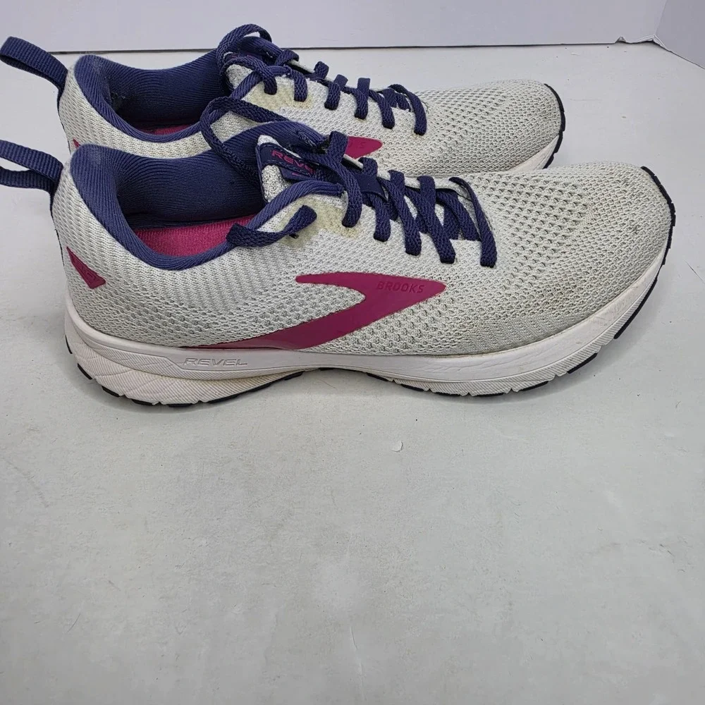 Brooks Revel Womens Tennis Shoes Sneakers Size 7 Off White Pink Purple
